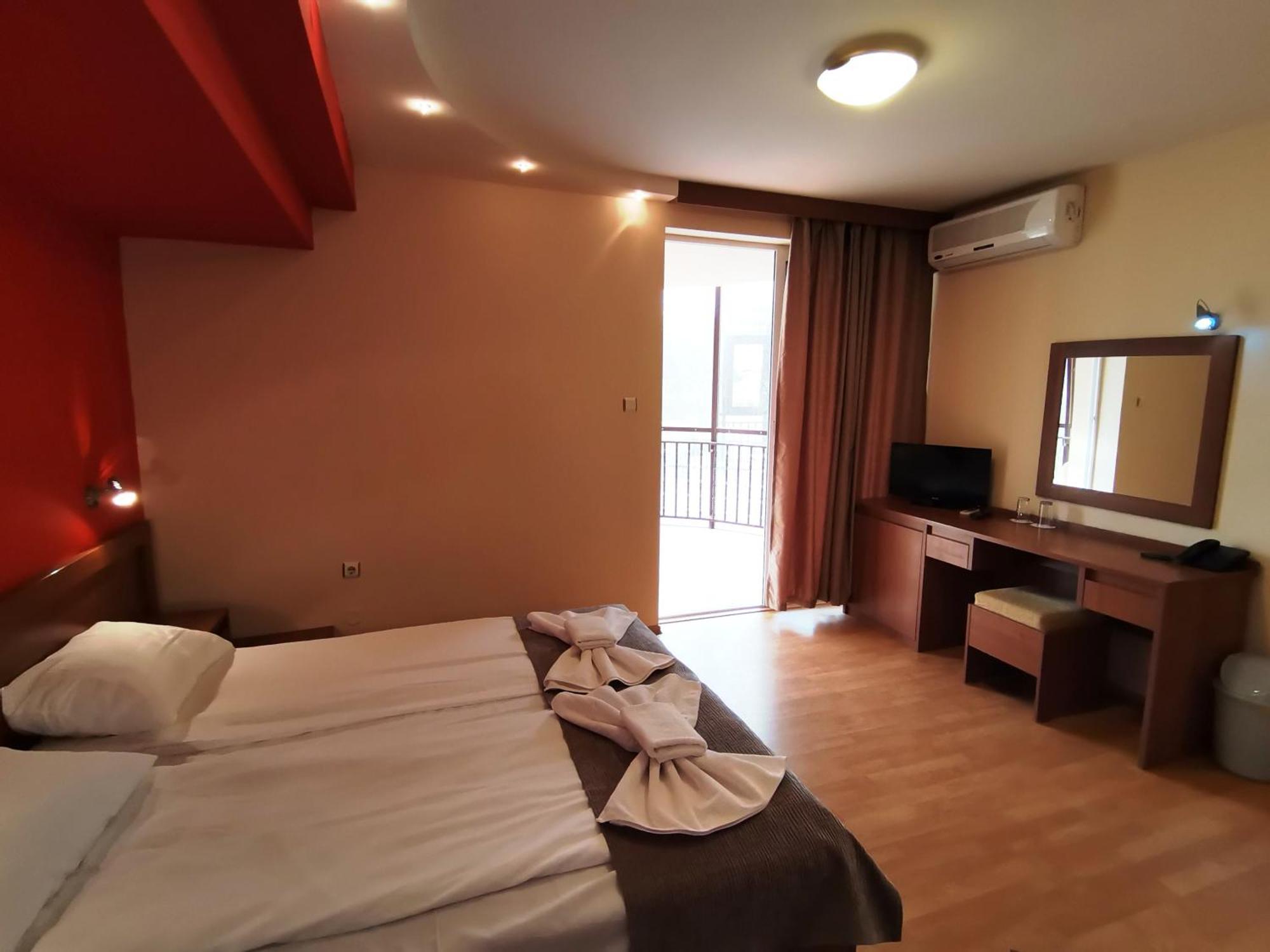 Hotel Paris Relax Zone Balchik Exterior foto